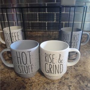 Coffee mugs and kcup/tea bag holder